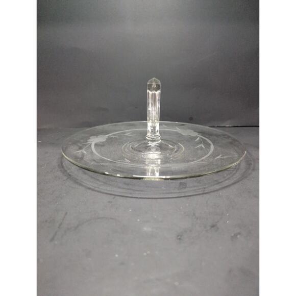 Crystal Clear Glass Tidbit Snack Platter Tray, Sandwich Dish Center Handle Plate - Picture 9 of 9
